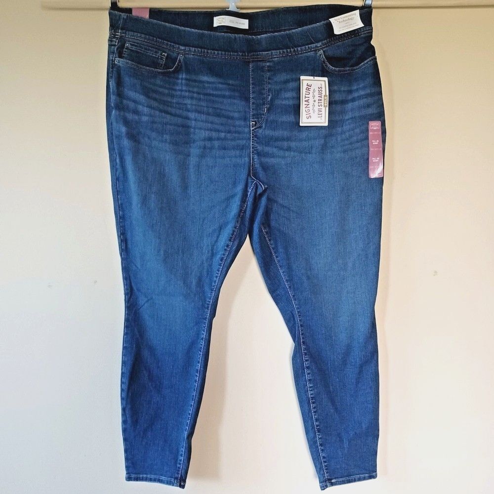 Levis Signature Jeans Plus Sz 28M‎ Totally Shaping Pull On Skinny Stretch New